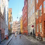 Sanders Square - Spacious Six-Bedroom Apartment Near Amalienborg