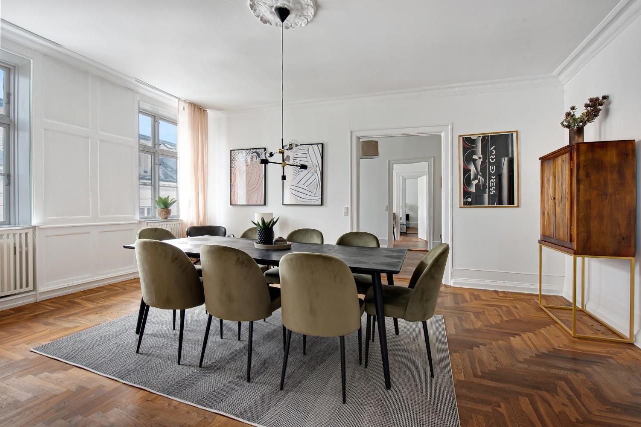 Sanders Square - Spacious Six-bedroom Near Amalienborg * Copenhague